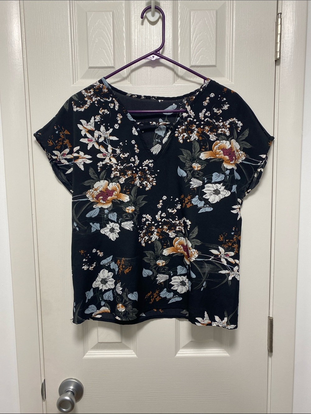 Floral V-Neck Short Sleeve Top - Black Floral